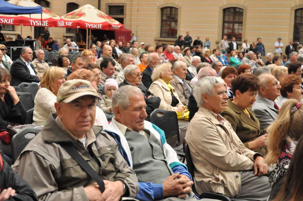 Ukraińskie Klimaty na dziedzińcu Akademii