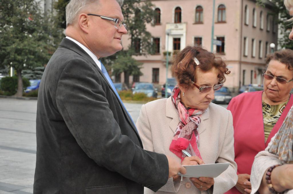 Chcą pozbyć się pomnika z Placu Słowiańskiego