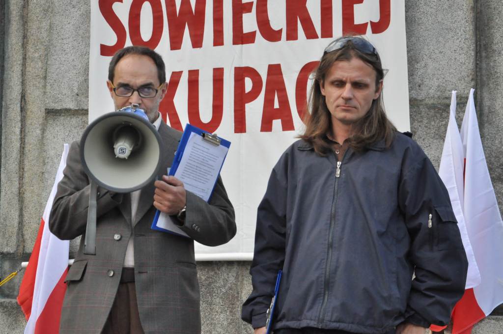 Chcą pozbyć się pomnika z Placu Słowiańskiego