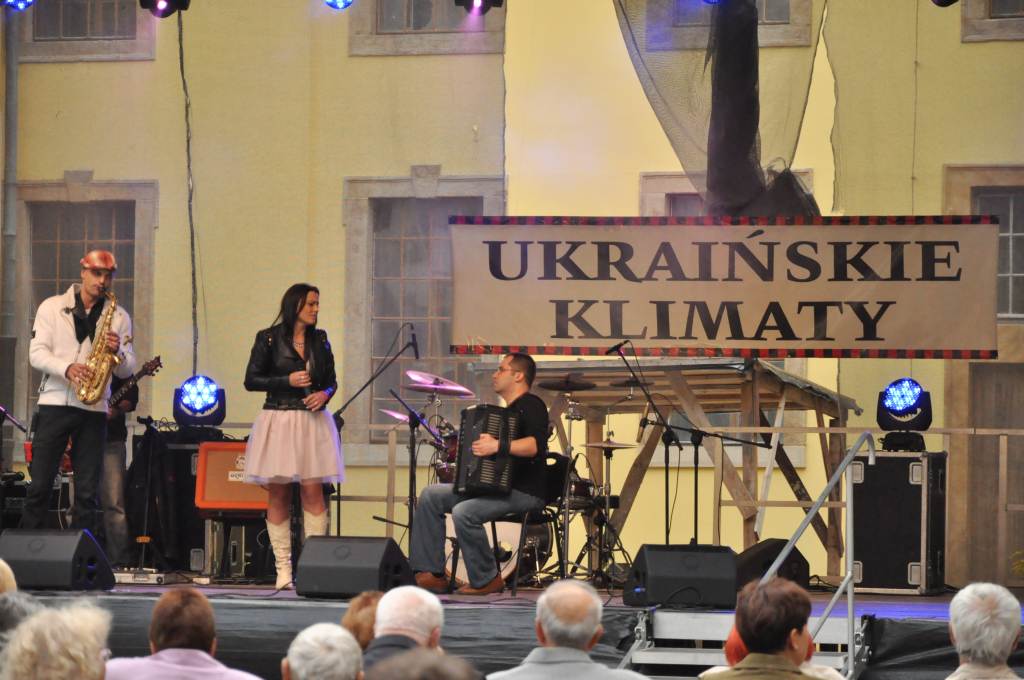 Ukraińskie Klimaty na dziedzińcu Akademii