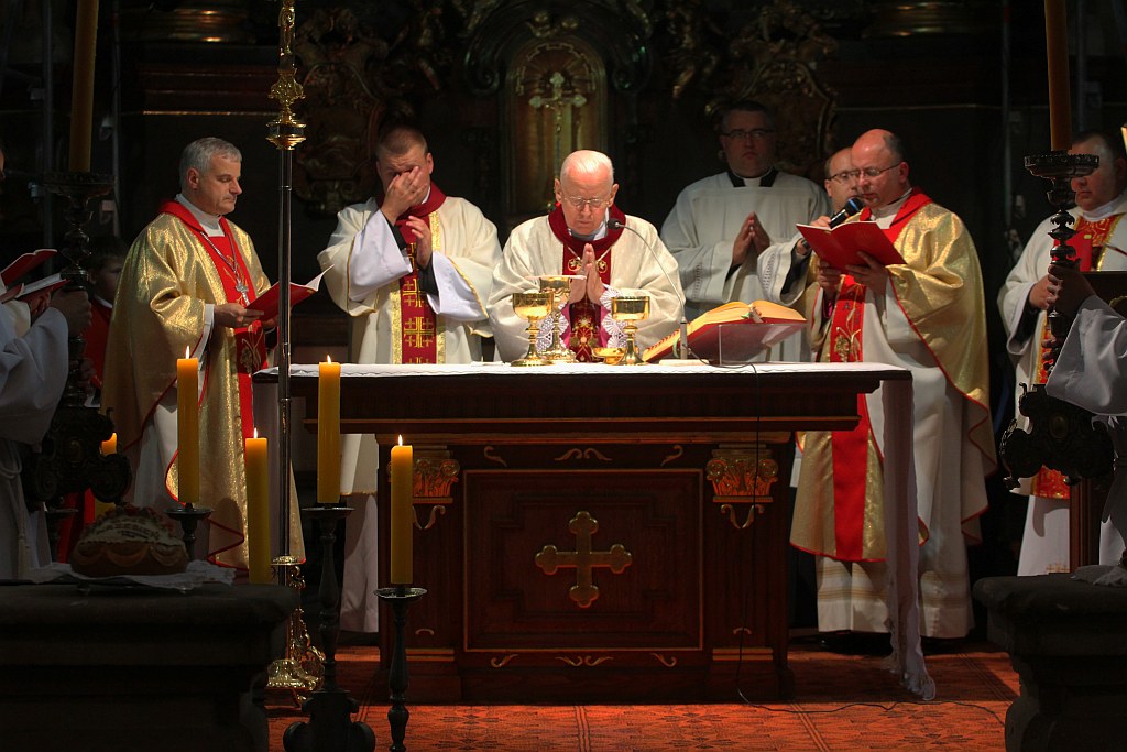 Uroczystość nadania i poświęcenia sztandaru szkoły