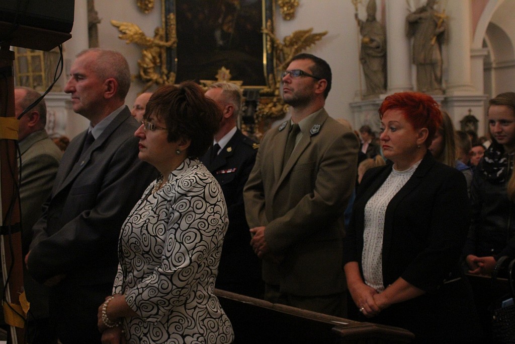 Uroczystość nadania i poświęcenia sztandaru szkoły