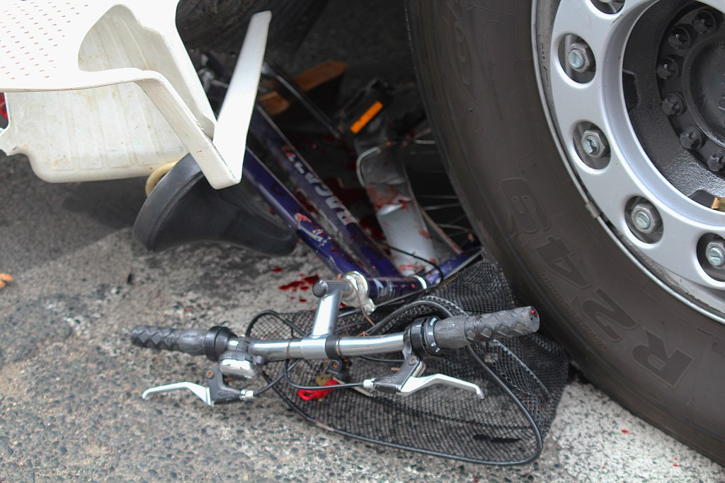 Potrącenie rowerzystki na Jaworzyńskiej