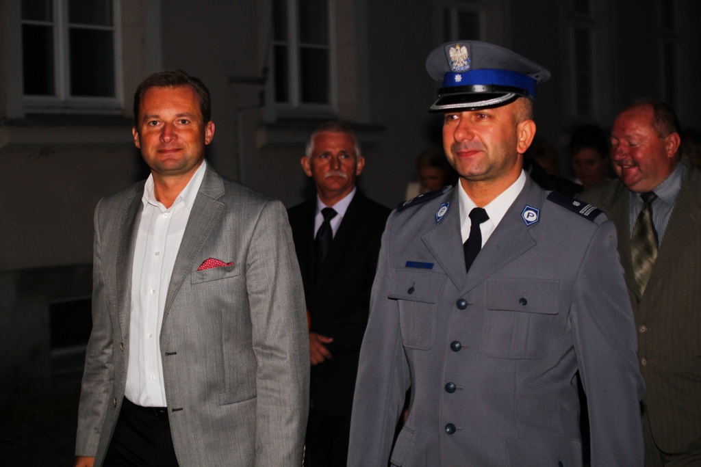 Uroczystość nadania i poświęcenia sztandaru szkoły