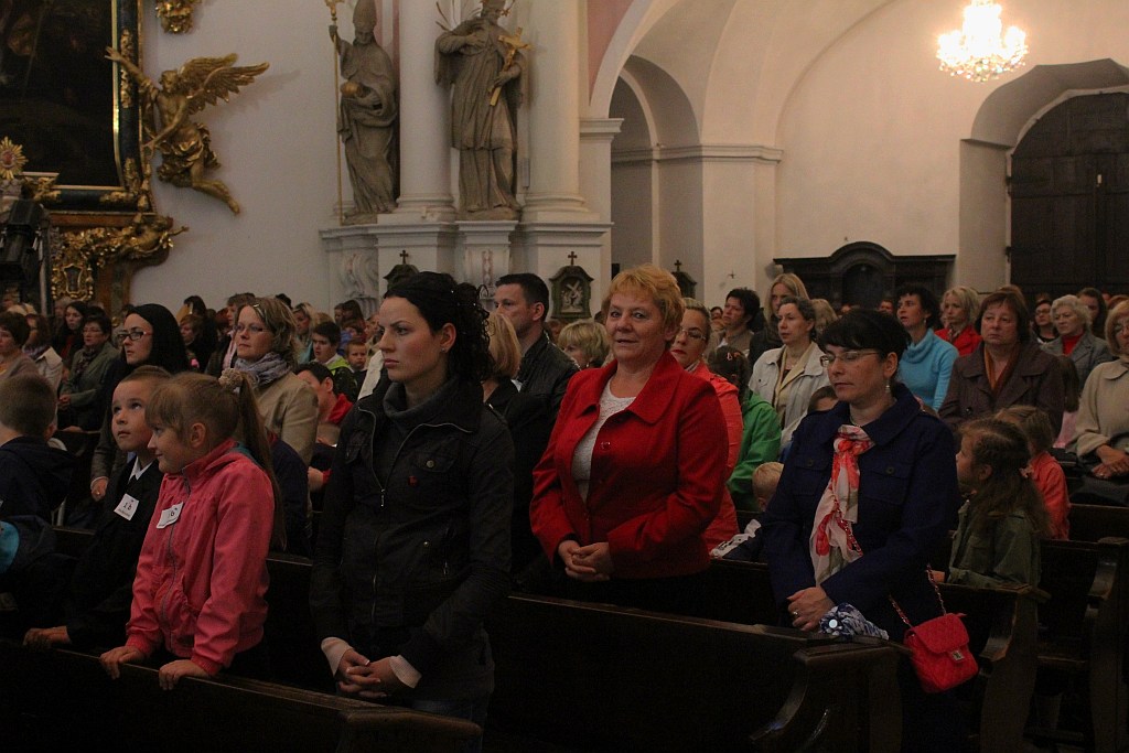 Uroczystość nadania i poświęcenia sztandaru szkoły