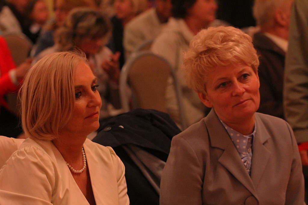 Uroczystość nadania i poświęcenia sztandaru szkoły