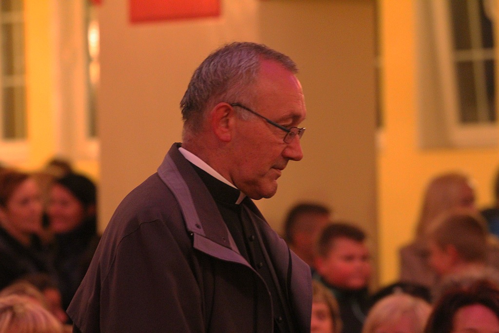 Uroczystość nadania i poświęcenia sztandaru szkoły