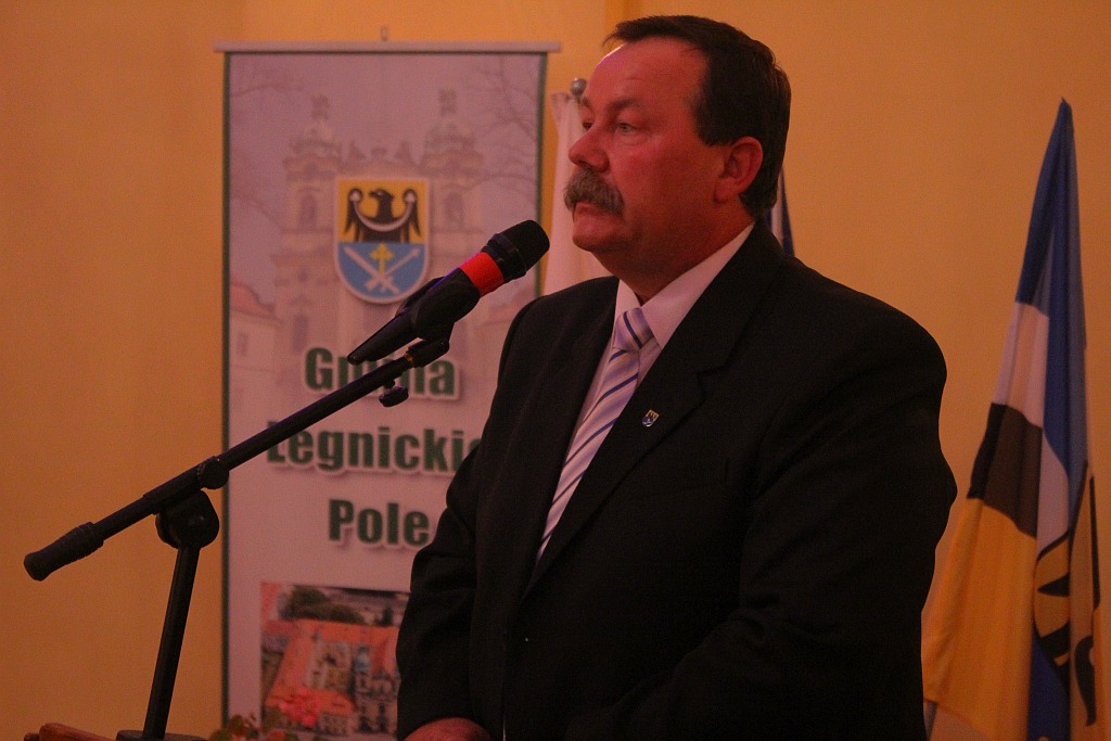 Uroczystość nadania i poświęcenia sztandaru szkoły