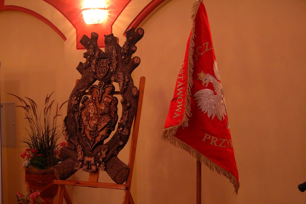 Uroczystość nadania i poświęcenia sztandaru szkoły