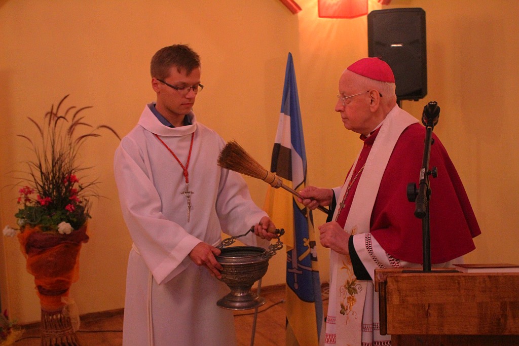 Uroczystość nadania i poświęcenia sztandaru szkoły