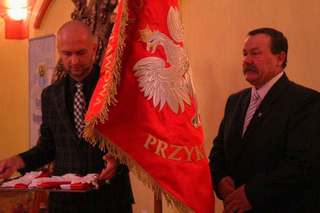 Uroczystość nadania i poświęcenia sztandaru szkoły