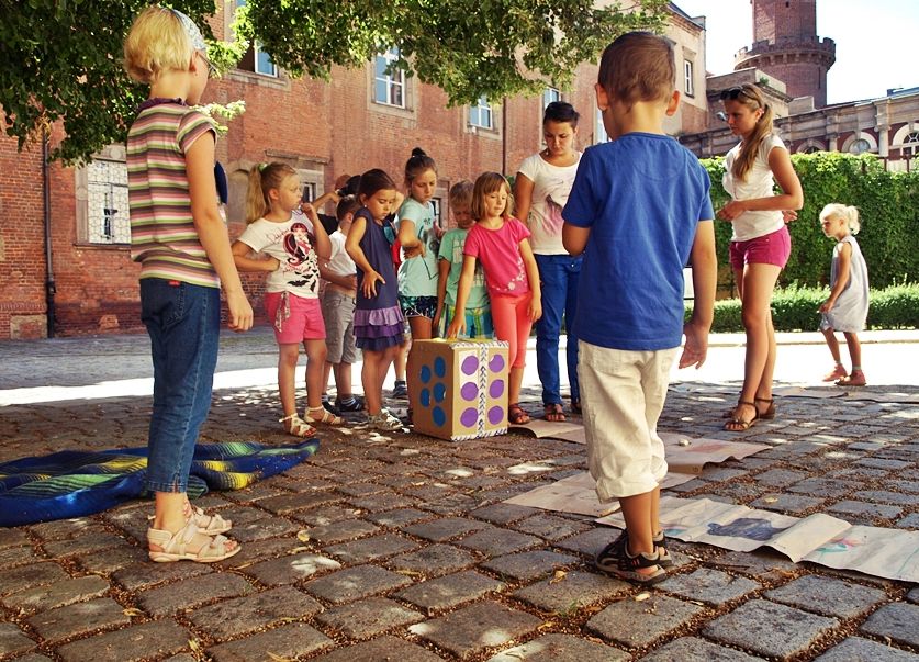 Czy warto zapisać dziecko na kurs języka obcego?