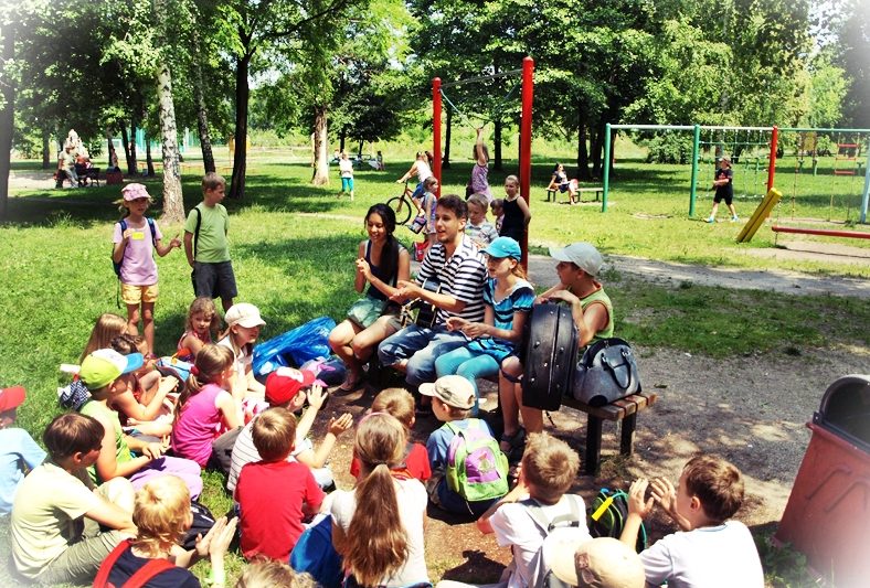 Czy warto zapisać dziecko na kurs języka obcego?