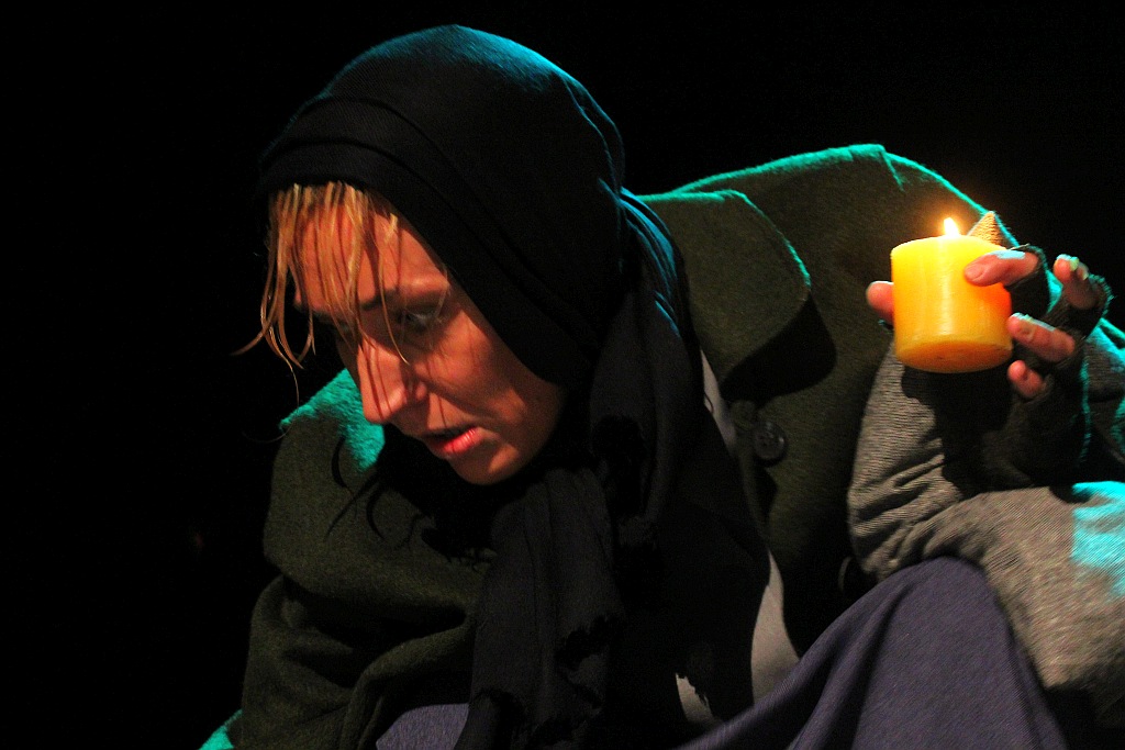 Madonna, Księżyc i pies