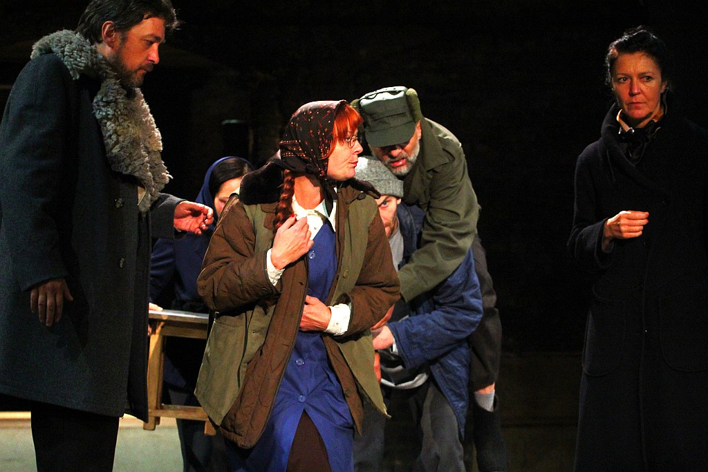 Madonna, Księżyc i pies