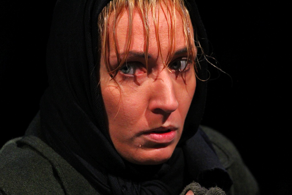 Madonna, Księżyc i pies