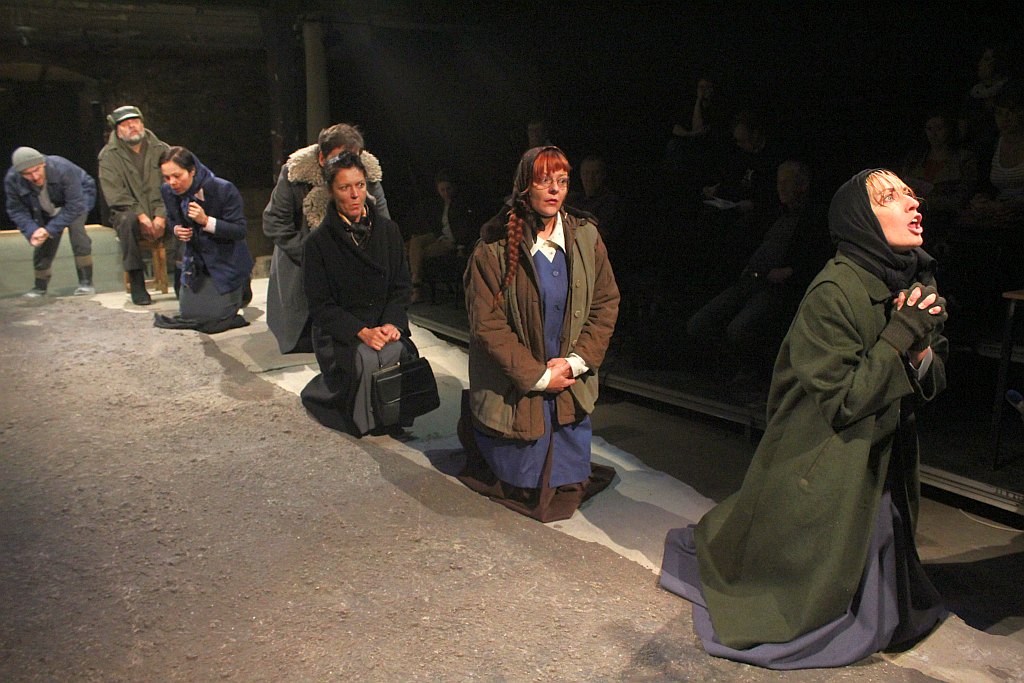 Madonna, Księżyc i pies