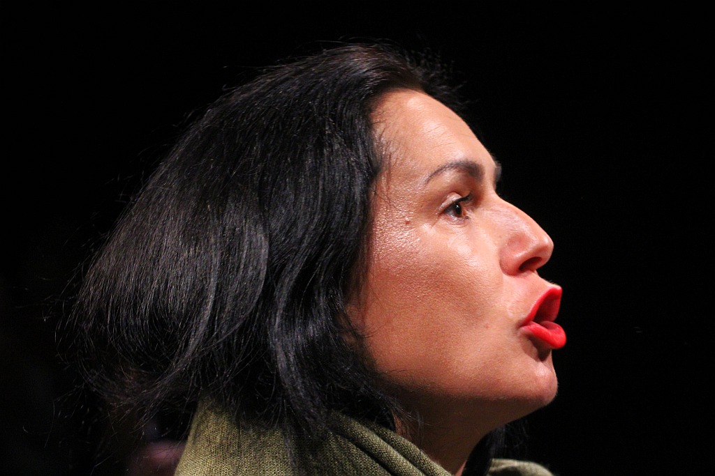 Madonna, Księżyc i pies