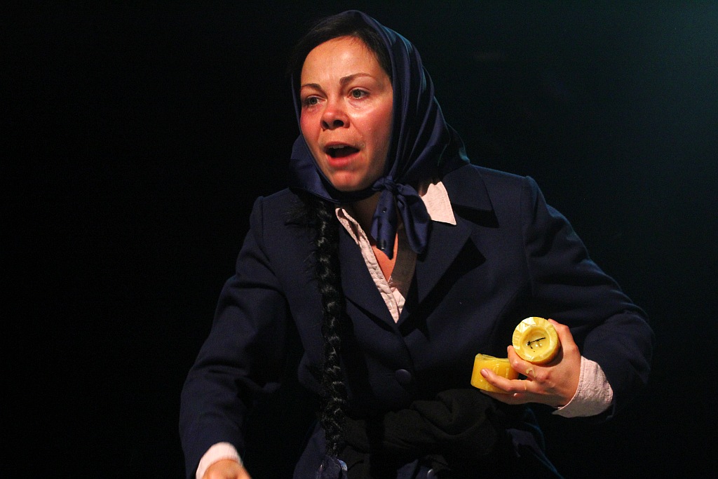 Madonna, Księżyc i pies