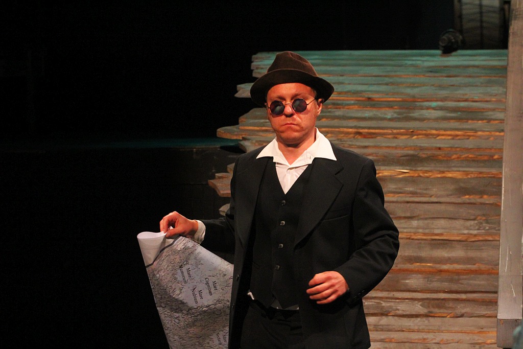 Madonna, Księżyc i pies