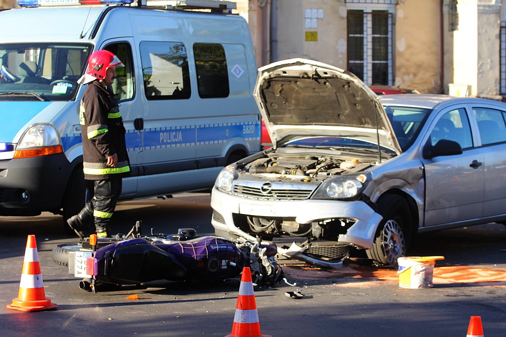 Wypadek na Jaworzyńskiej. Ranny motocyklista