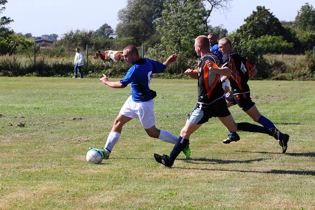 Klasa B: Czarni - Victoria 4:0