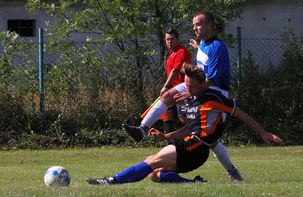Klasa B: Czarni - Victoria 4:0