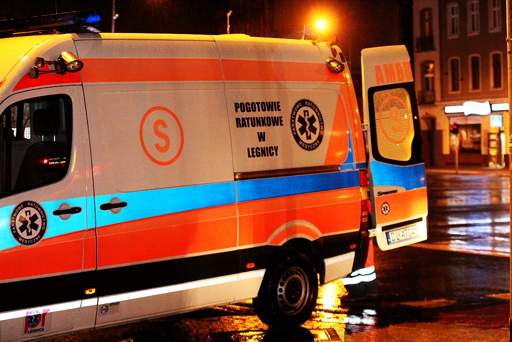Kierujący Golfem potrącił rowerzystę
