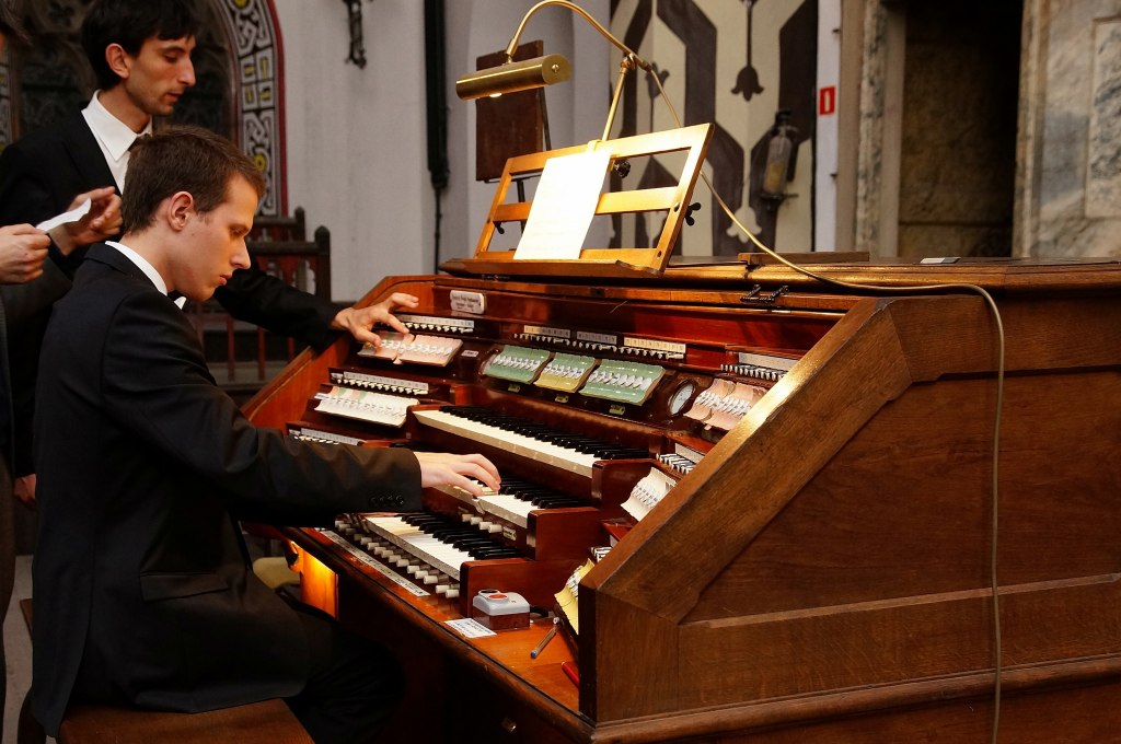 LCO: Wykład Urbaniaka i koncert laureatów konkursu