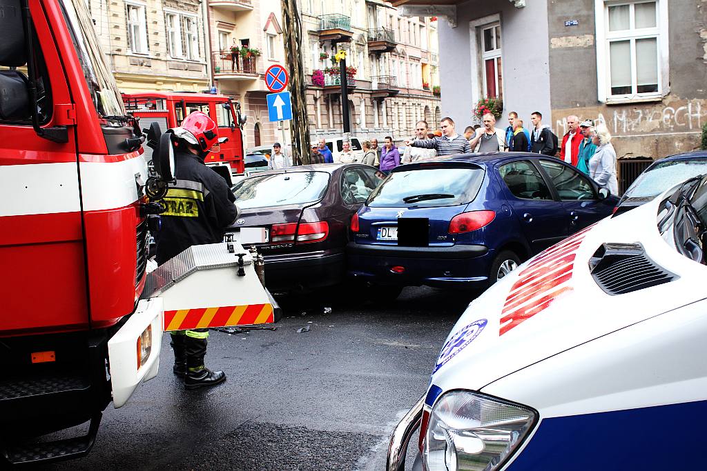 Zderzenie dwóch samochodów. Kierowcy w szpitalu