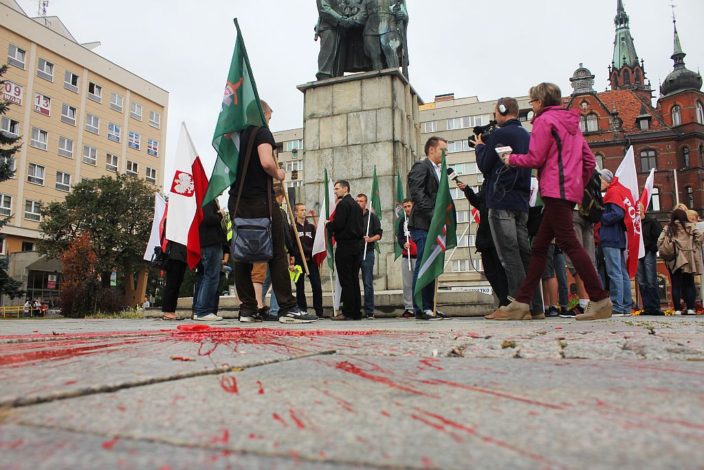 Gorąco w centrum miasta. „Bolszewicy precz z Legnicy!”