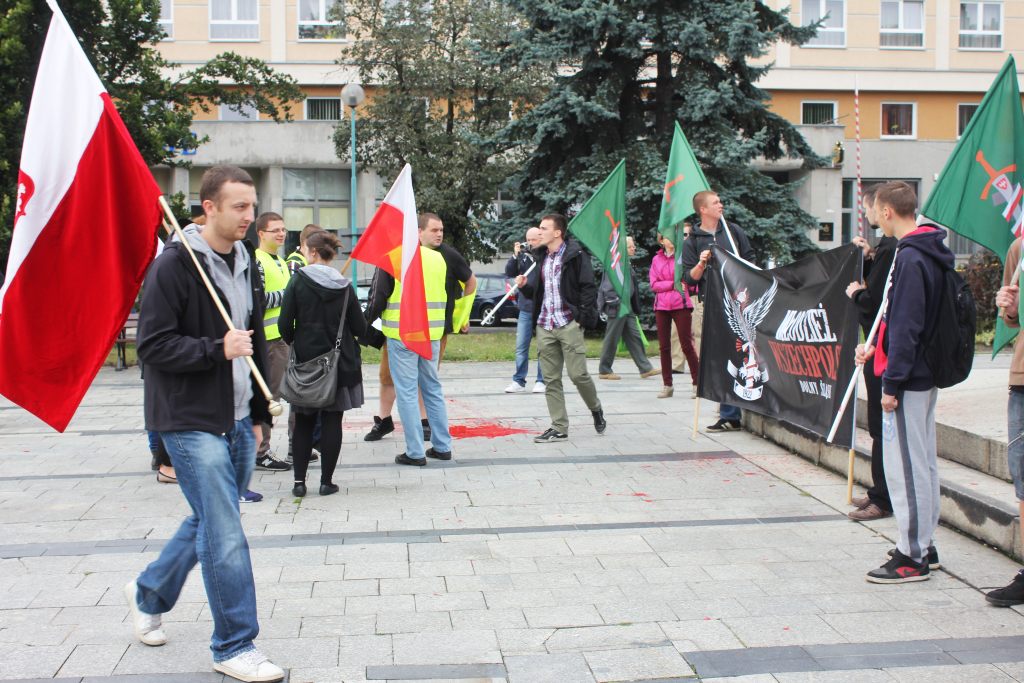 Gorąco w centrum miasta. „Bolszewicy precz z Legnicy!”