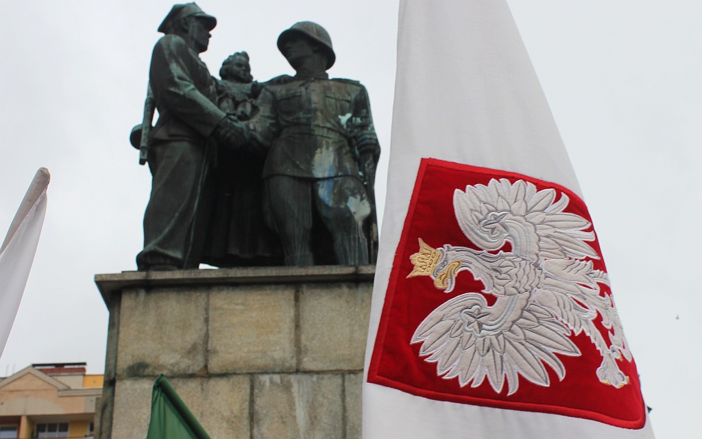 Gorąco w centrum miasta. „Bolszewicy precz z Legnicy!”