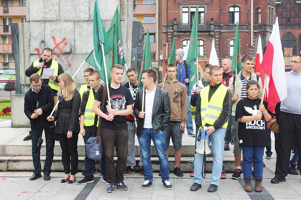 Gorąco w centrum miasta. „Bolszewicy precz z Legnicy!”