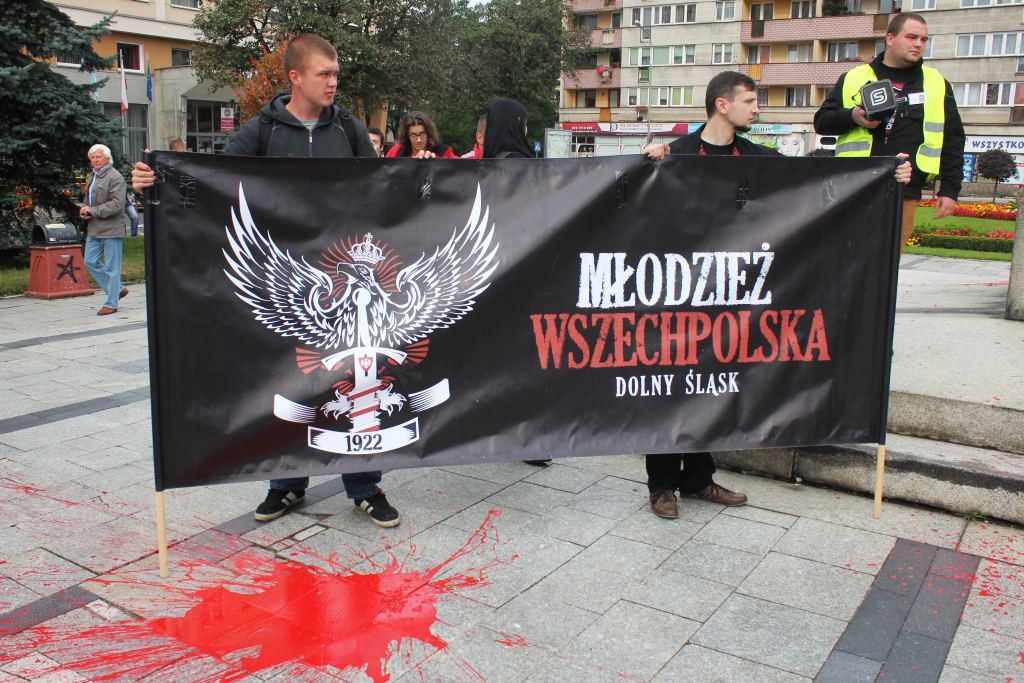 Gorąco w centrum miasta. „Bolszewicy precz z Legnicy!”