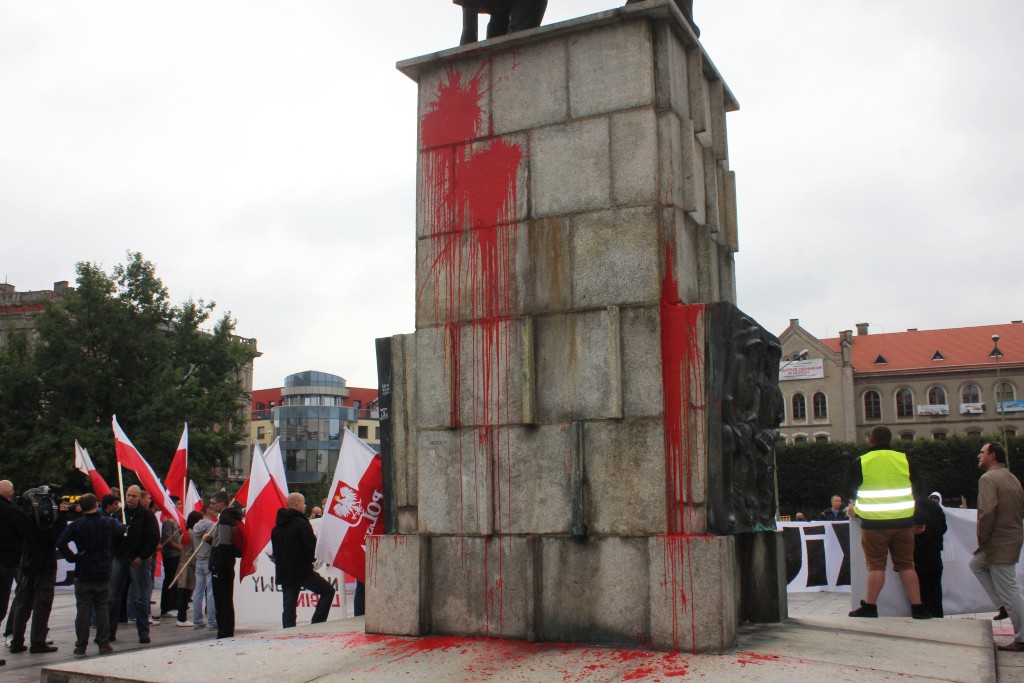 Gorąco w centrum miasta. „Bolszewicy precz z Legnicy!”