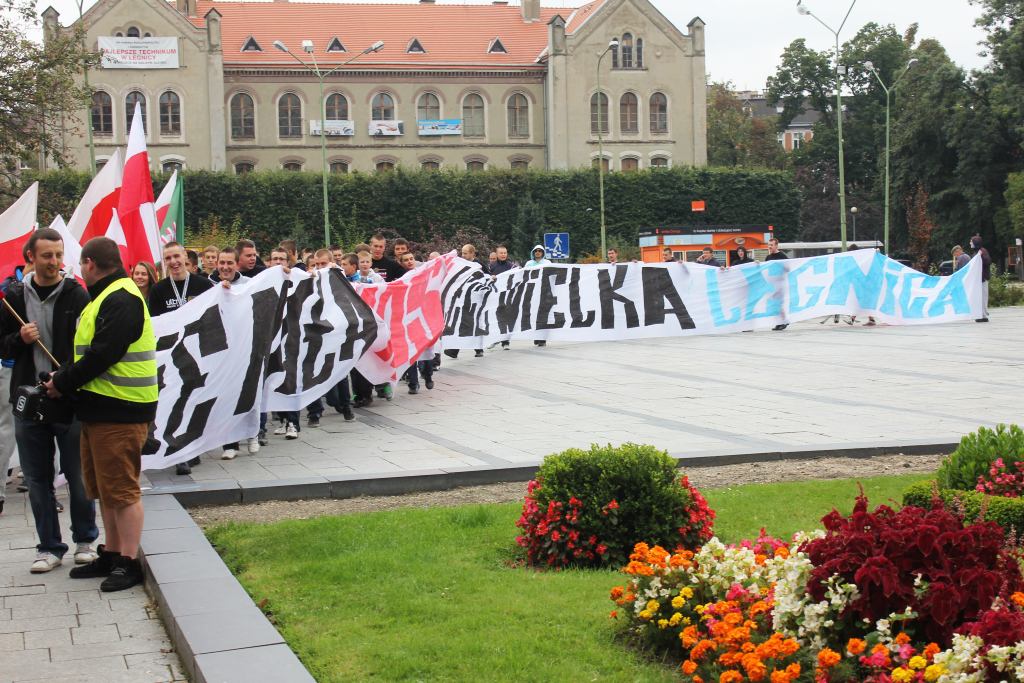 Gorąco w centrum miasta. „Bolszewicy precz z Legnicy!”
