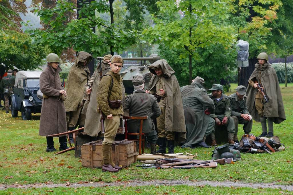 „Dwadzieścia lat po...” – wojskowe oddziały i militaria