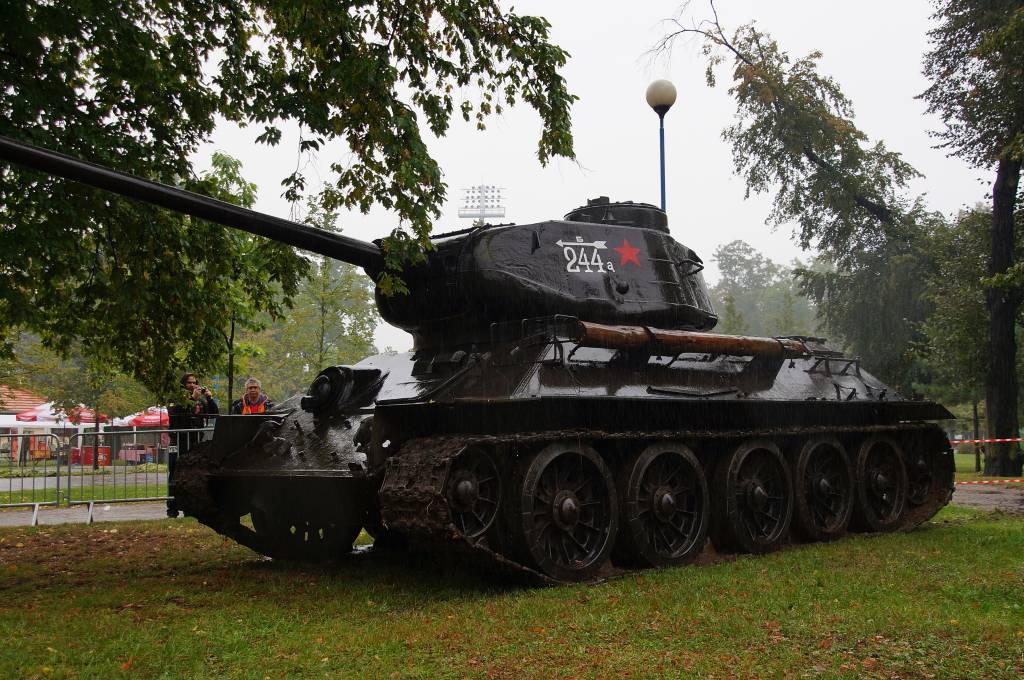 „Dwadzieścia lat po...” – wojskowe oddziały i militaria