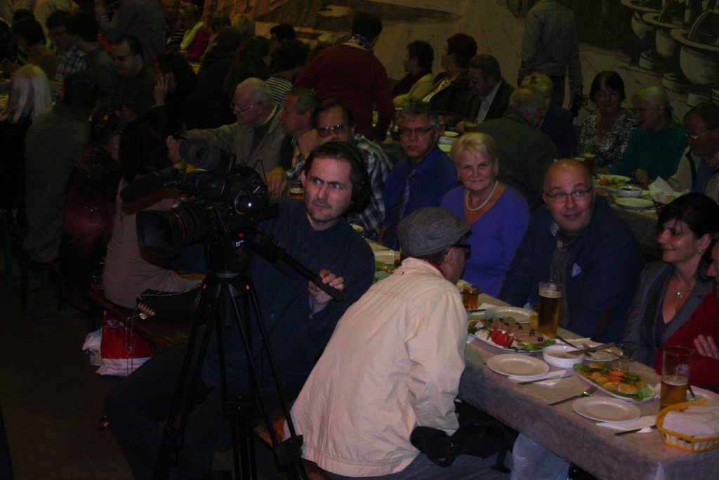 Usiedli razem przy wspólnym stole