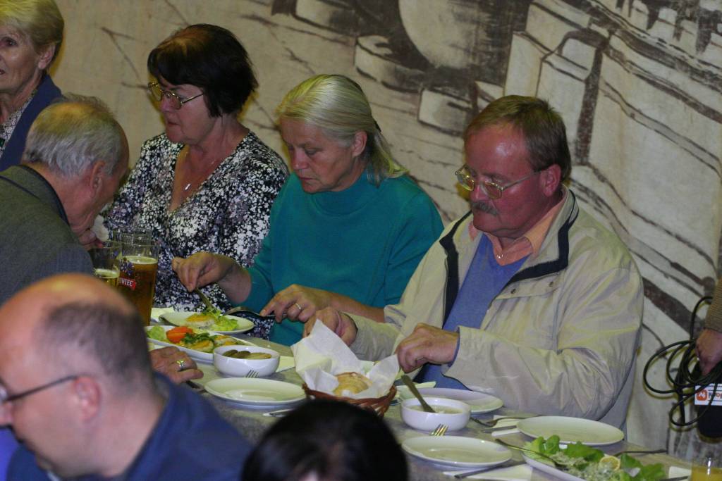 Usiedli razem przy wspólnym stole