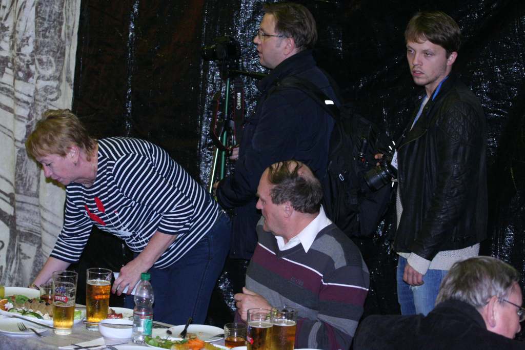 Usiedli razem przy wspólnym stole