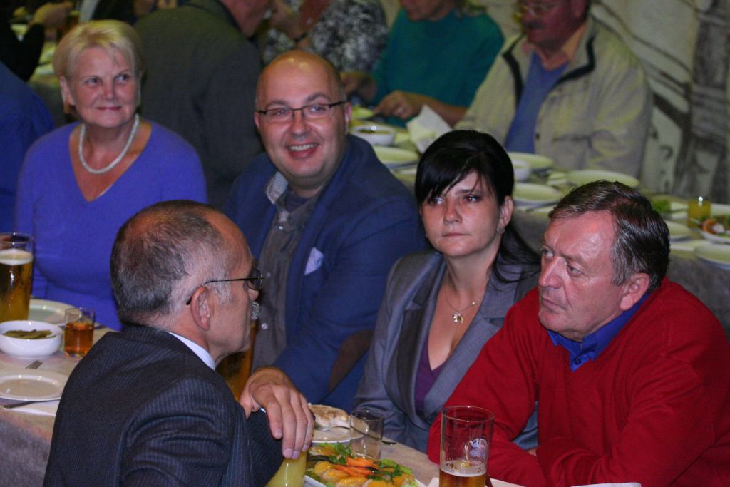 Usiedli razem przy wspólnym stole