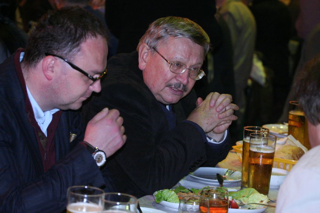 Usiedli razem przy wspólnym stole