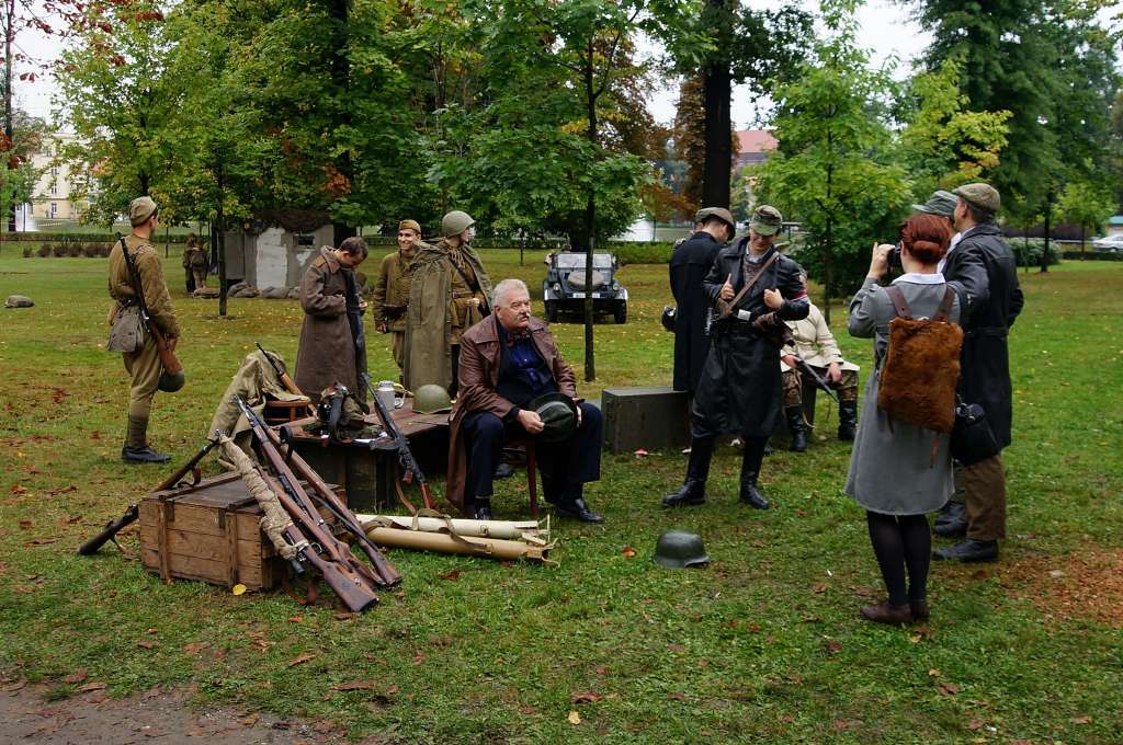 „Dwadzieścia lat po...” – wojskowe oddziały i militaria