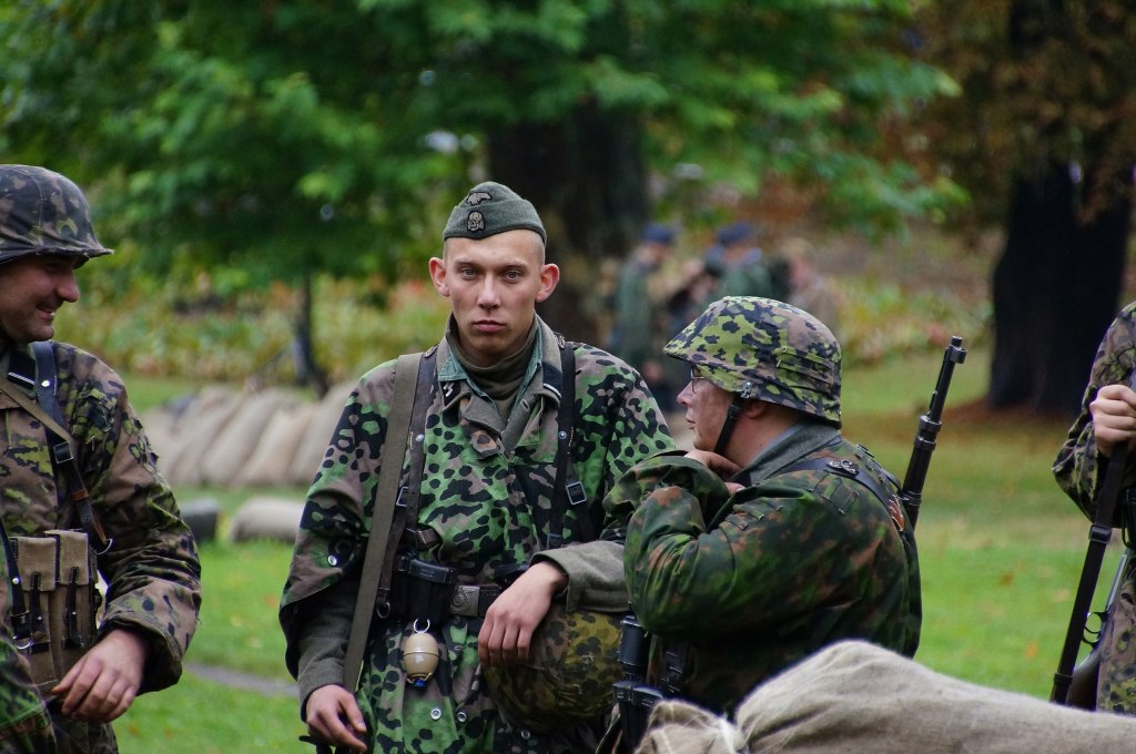 „Dwadzieścia lat po...” – wojskowe oddziały i militaria