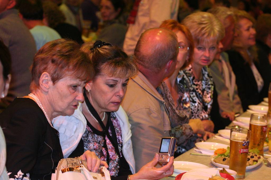 Usiedli razem przy wspólnym stole