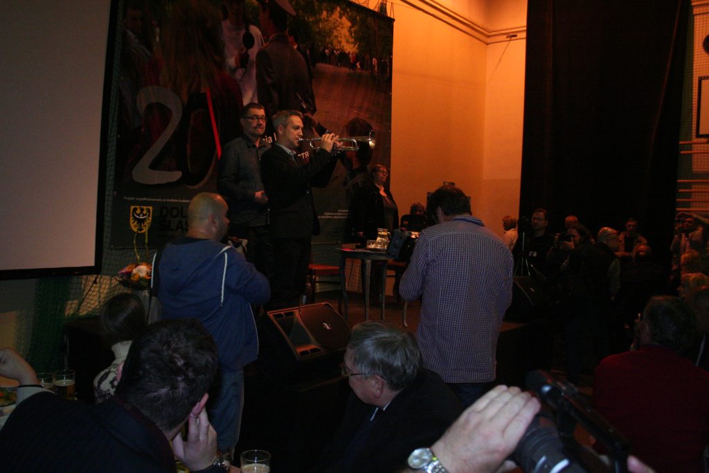 Usiedli razem przy wspólnym stole