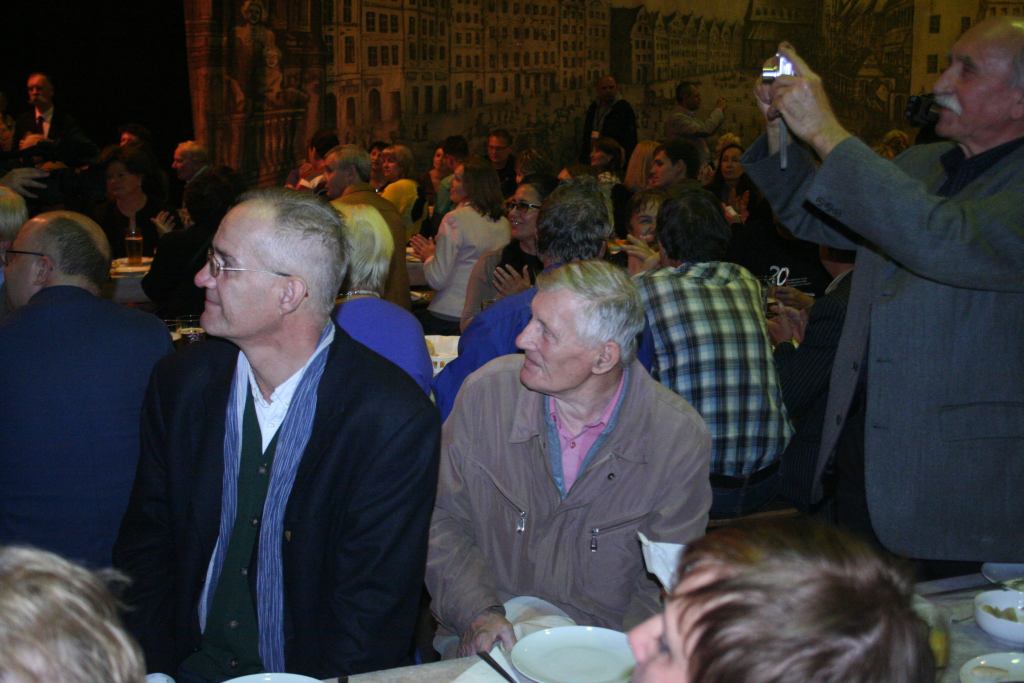 Usiedli razem przy wspólnym stole