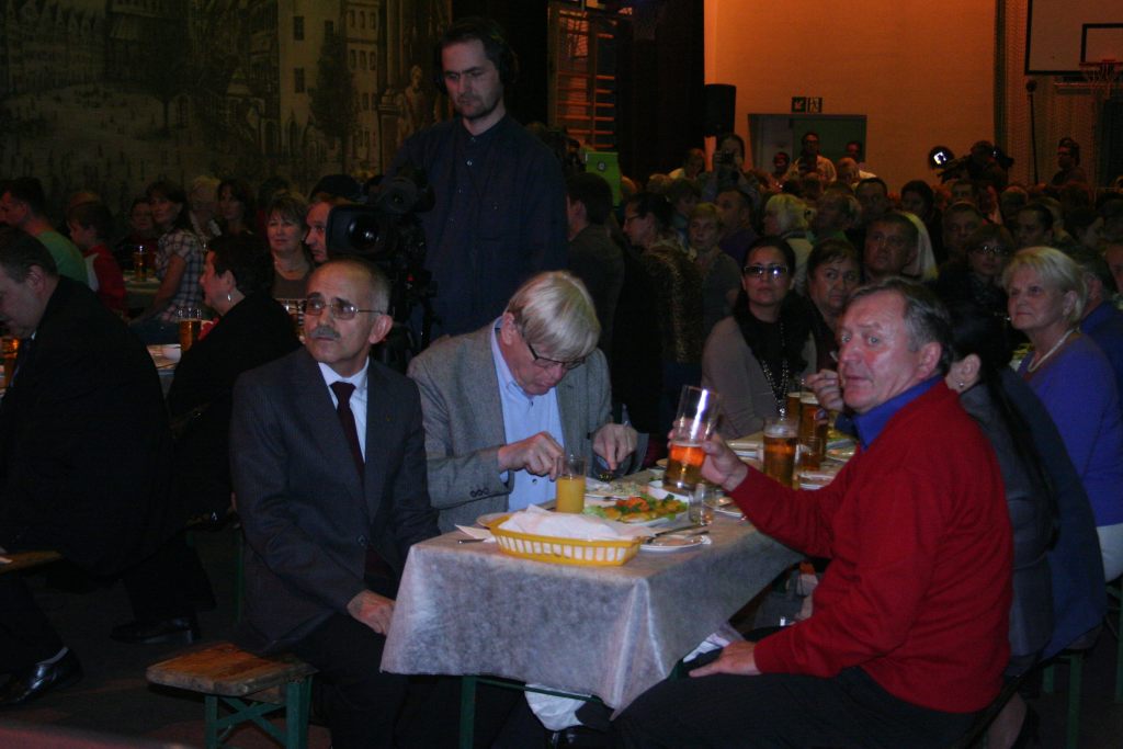 Usiedli razem przy wspólnym stole